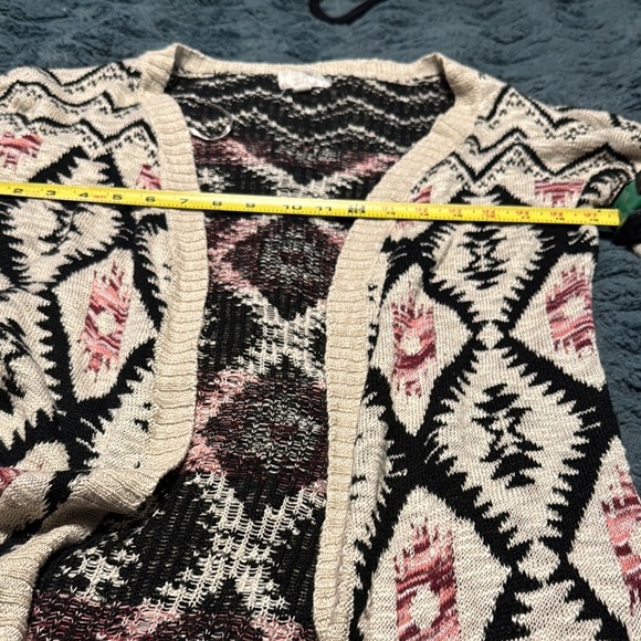 Hippie rose Patterned Black and Cream Women's Sweater small - Picture 7 of 10